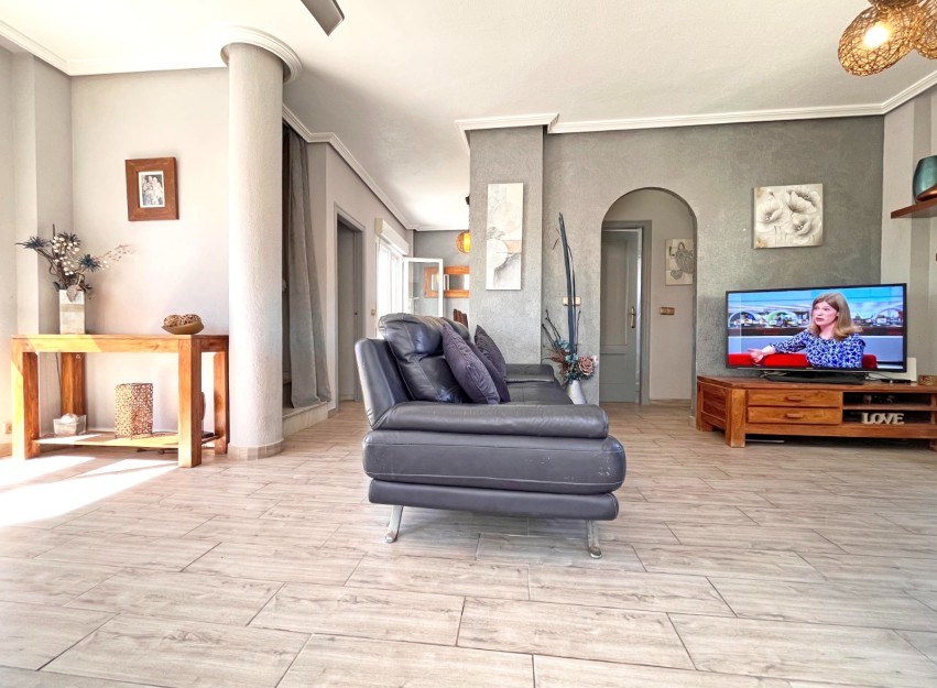 Herverkoop - Villa - Orihuela Costa - La Zenia
