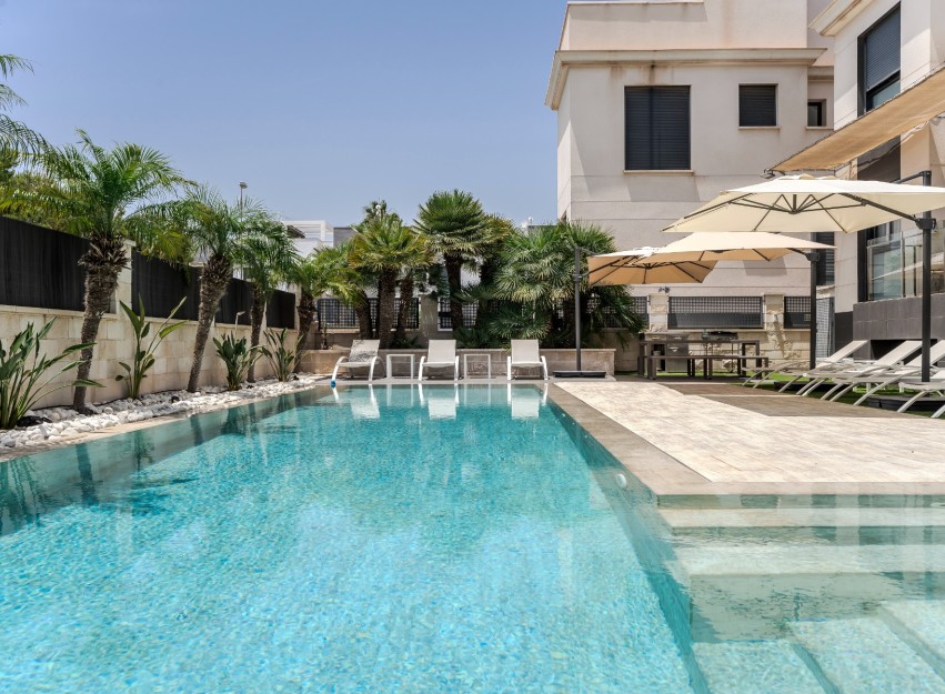 Herverkoop - Villa - Orihuela Costa - La Zenia