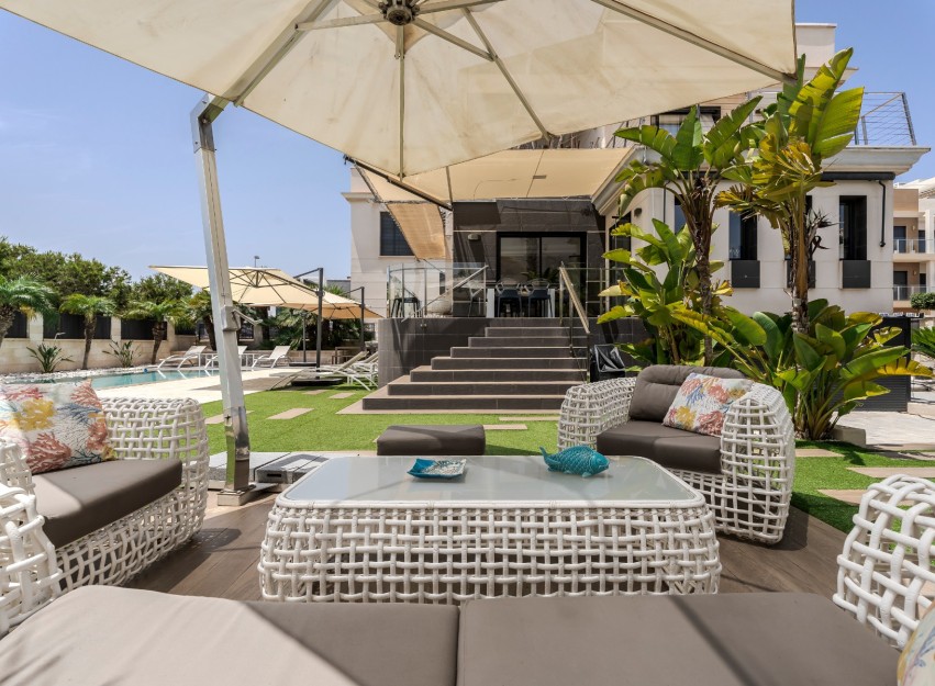 Herverkoop - Villa - Orihuela Costa - La Zenia