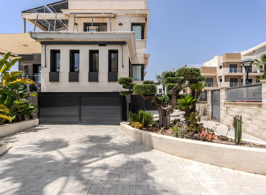 Herverkoop - Villa - Orihuela Costa - La Zenia