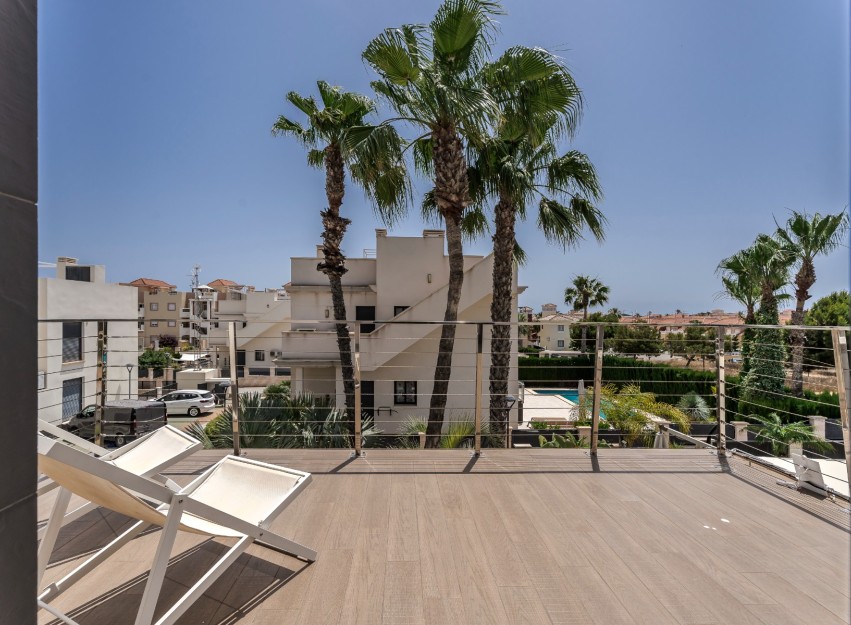 Herverkoop - Villa - Orihuela Costa - La Zenia