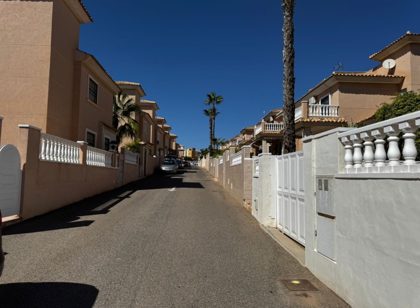 Herverkoop - Villa - Orihuela Costa - Los Altos