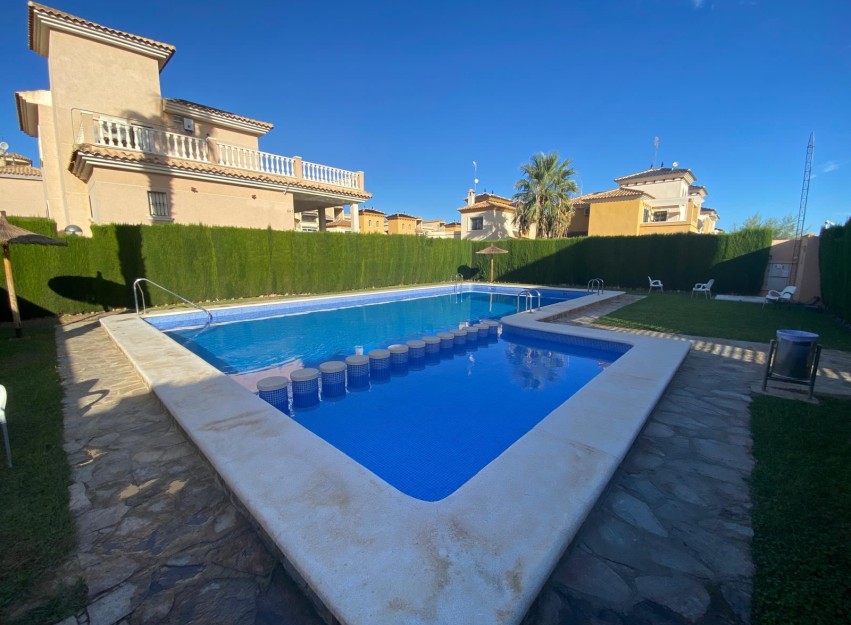 Herverkoop - Villa - Orihuela Costa - Los Altos