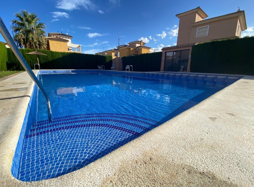 Herverkoop - Villa - Orihuela Costa - Los Altos