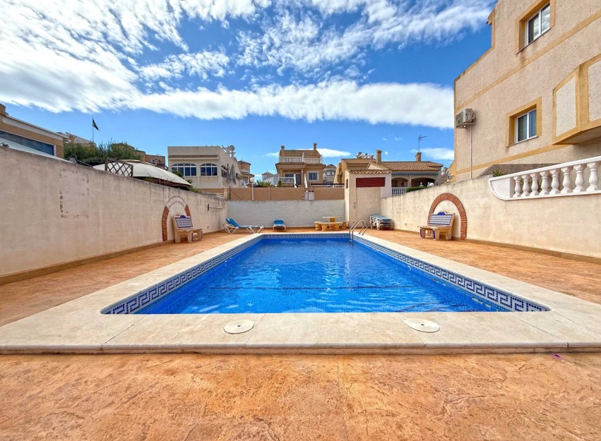 Herverkoop - Villa - Orihuela Costa - Los Altos