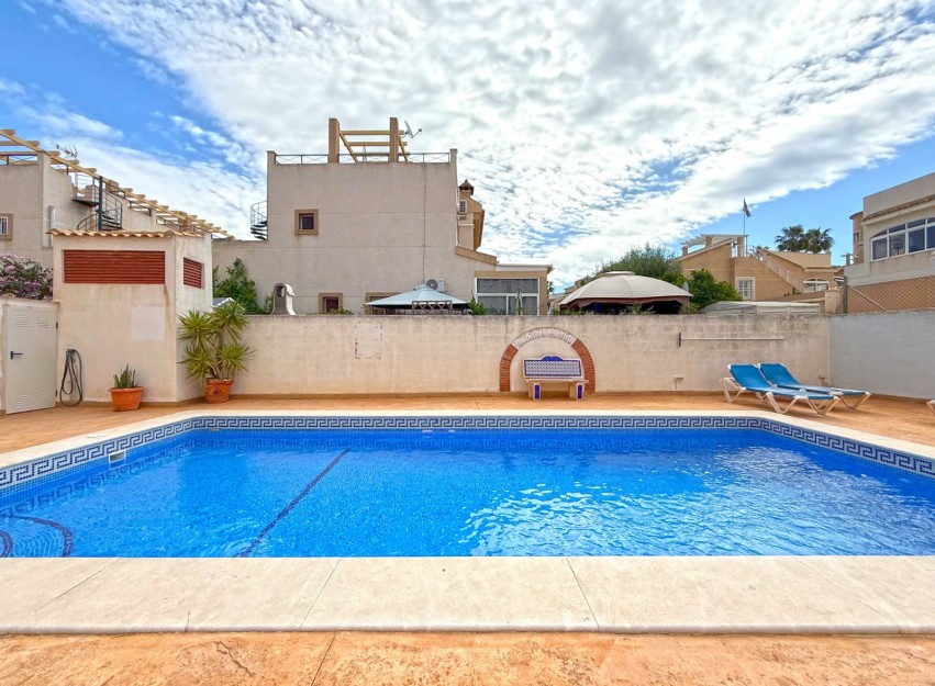 Herverkoop - Villa - Orihuela Costa - Los Altos