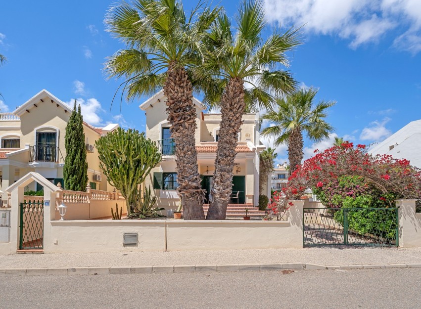 Herverkoop - Villa - Orihuela Costa - Los Dolses