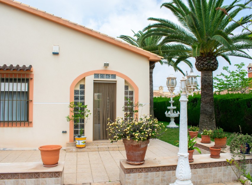 Herverkoop - Villa - Orihuela Costa - MUY CERCA DE LA PLAYA