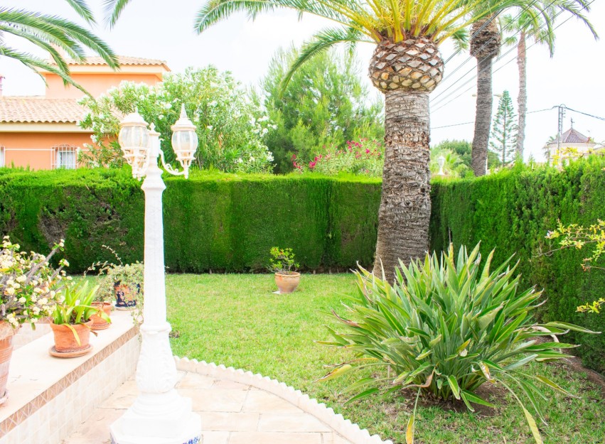 Herverkoop - Villa - Orihuela Costa - MUY CERCA DE LA PLAYA
