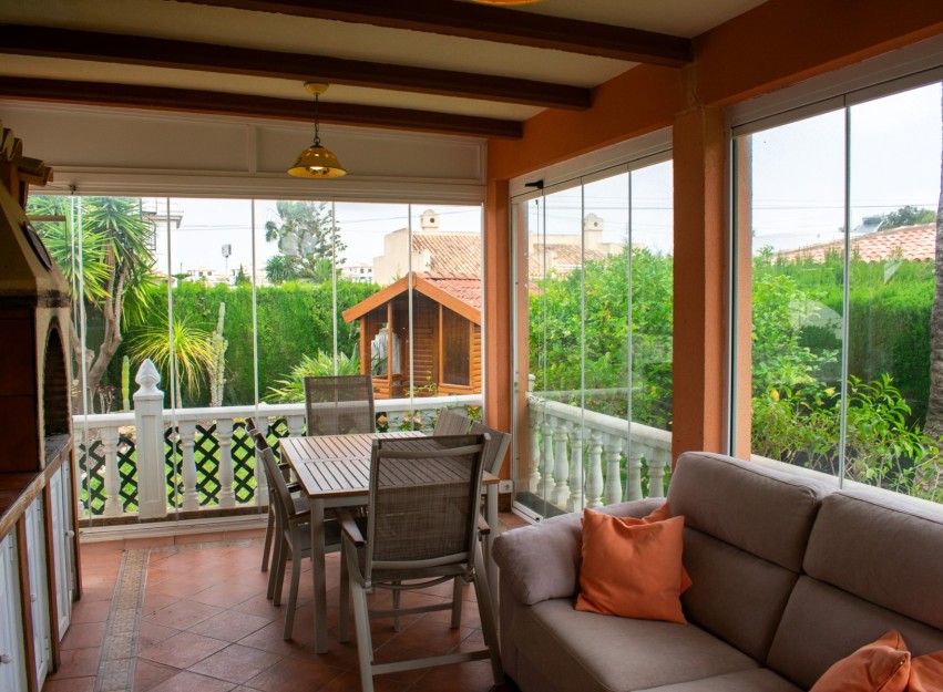 Herverkoop - Villa - Orihuela Costa - MUY CERCA DE LA PLAYA