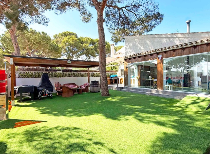 Herverkoop - Villa - Orihuela Costa - Punta Prima