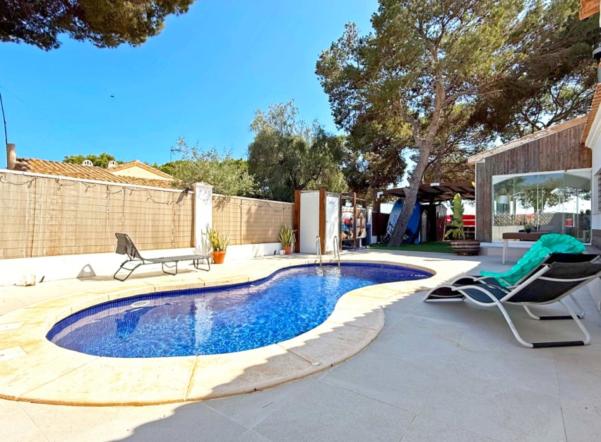 Herverkoop - Villa - Orihuela Costa - Punta Prima