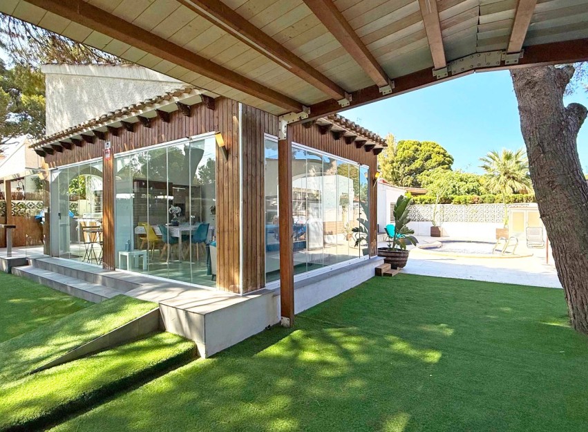 Herverkoop - Villa - Orihuela Costa - Punta Prima