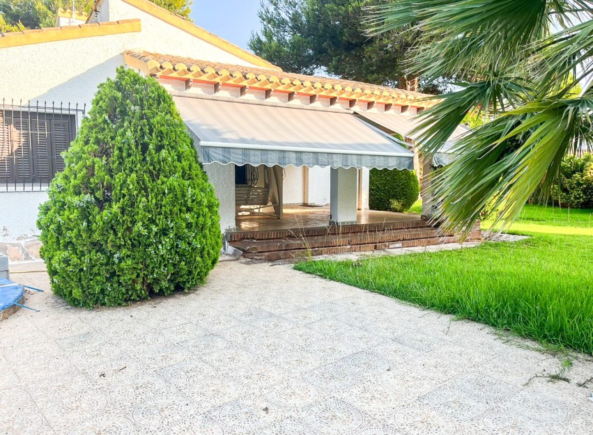 Herverkoop - Villa - Orihuela Costa - Punta Prima