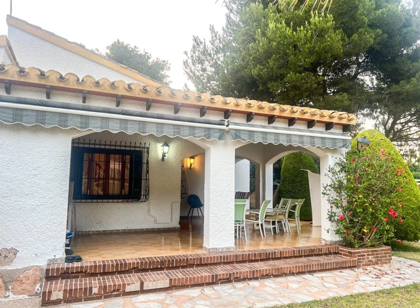 Herverkoop - Villa - Orihuela Costa - Punta Prima