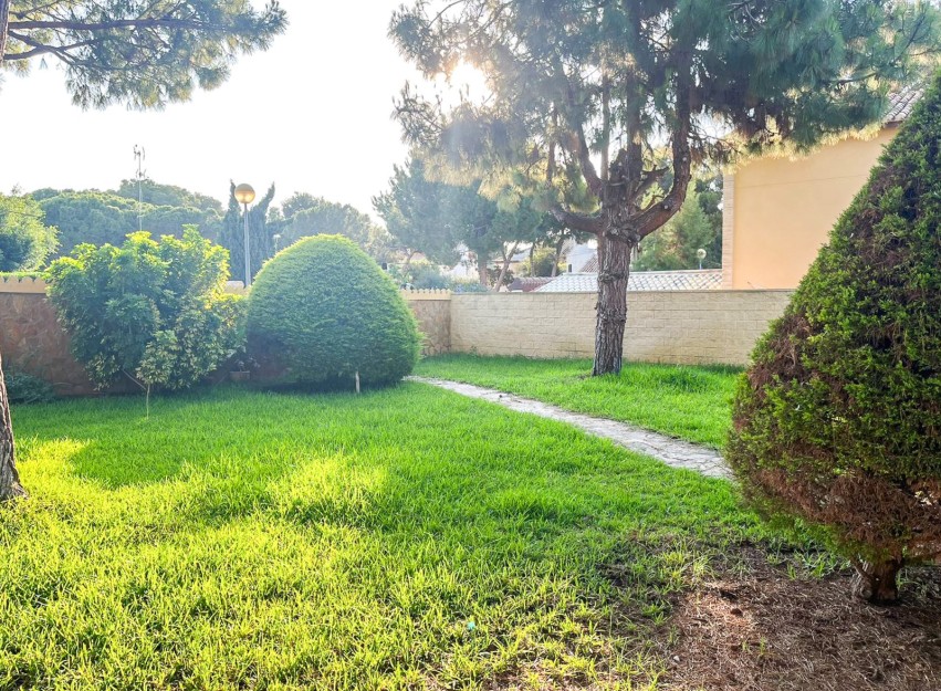 Herverkoop - Villa - Orihuela Costa - Punta Prima