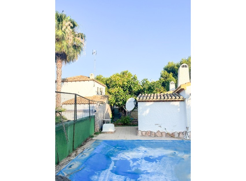 Herverkoop - Villa - Orihuela Costa - Punta Prima