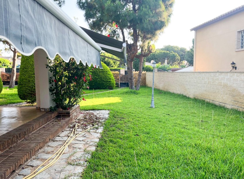 Herverkoop - Villa - Orihuela Costa - Punta Prima