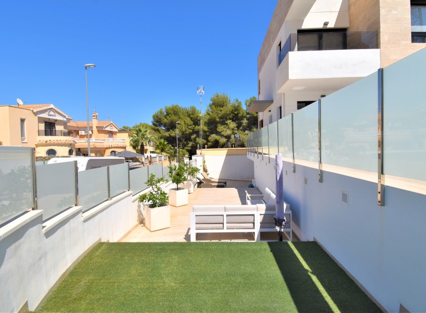 Herverkoop - Villa - Orihuela Costa - Villamartín