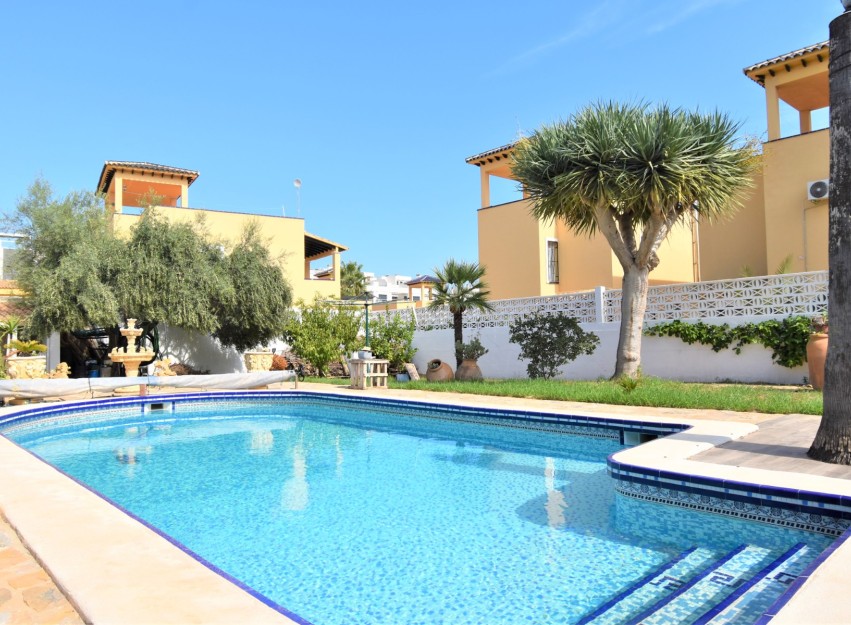 Herverkoop - Villa - Orihuela Costa - Villamartín
