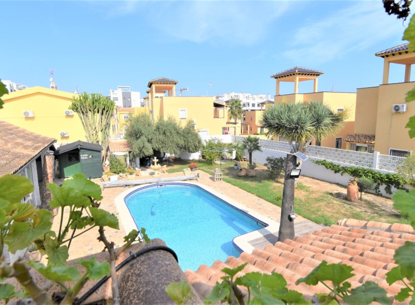 Herverkoop - Villa - Orihuela Costa - Villamartín