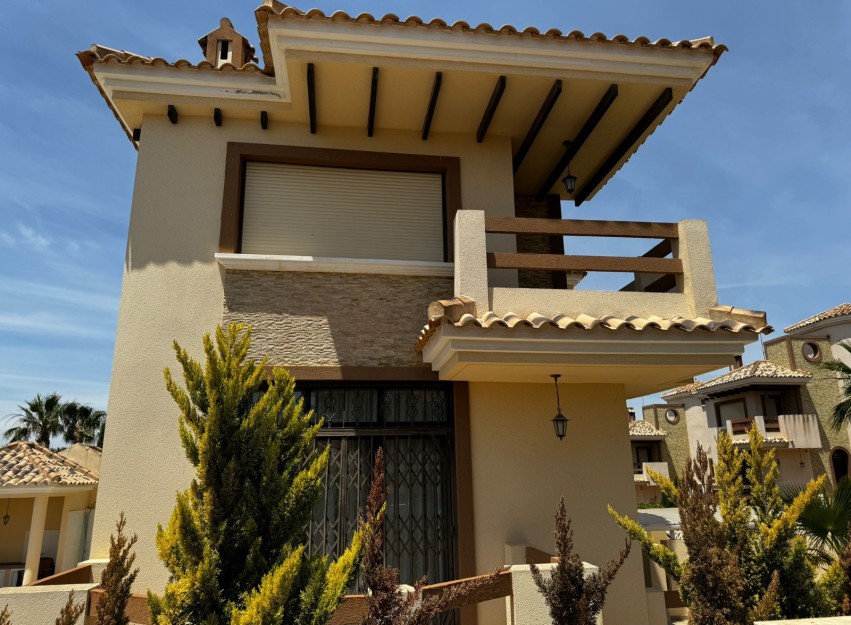 Herverkoop - Villa - Orihuela Costa - Villamartín