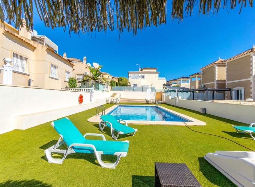 Herverkoop - Villa - Orihuela Costa - Villamartín