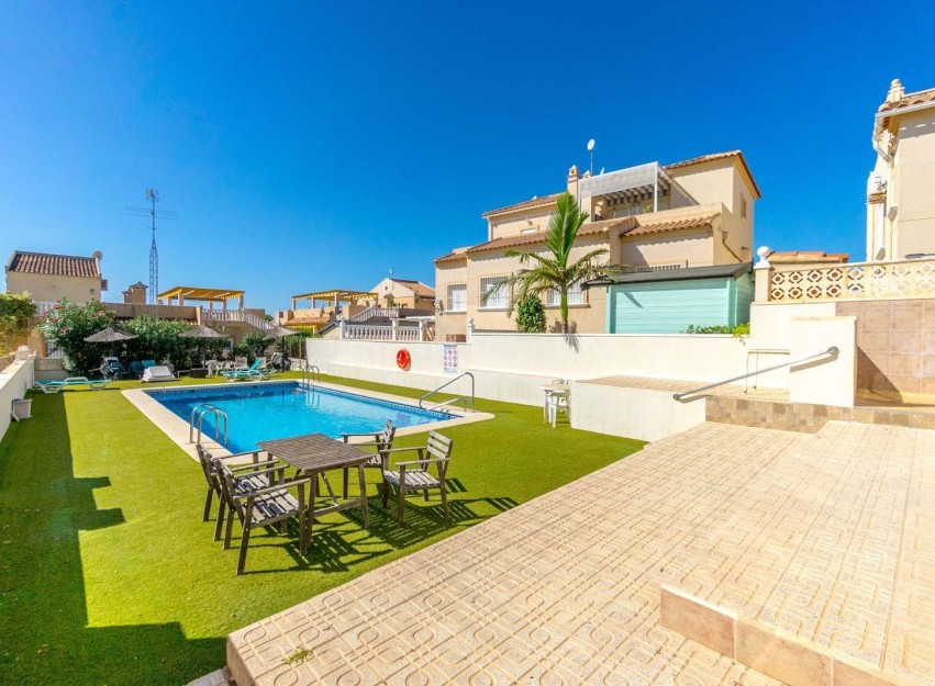 Herverkoop - Villa - Orihuela Costa - Villamartín
