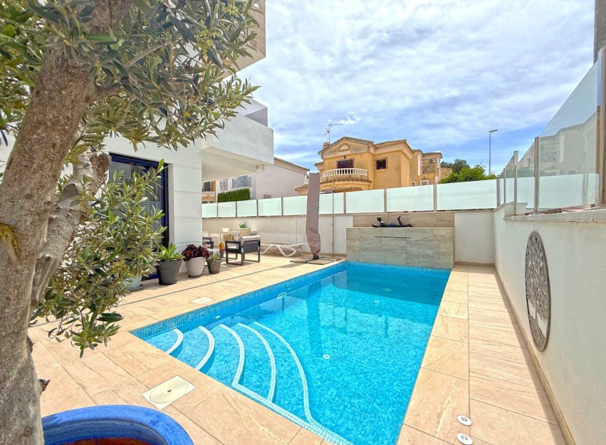Herverkoop - Villa - Orihuela Costa - Villamartín