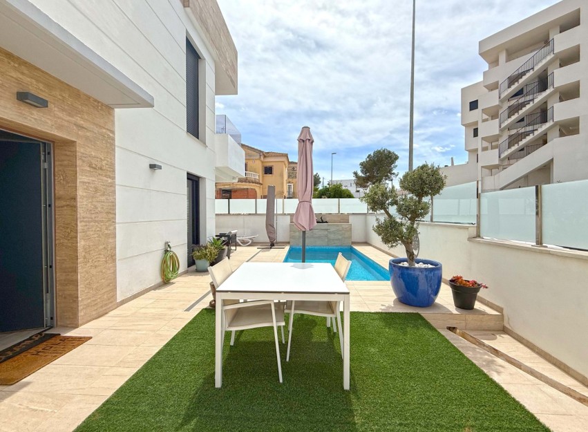 Herverkoop - Villa - Orihuela Costa - Villamartín