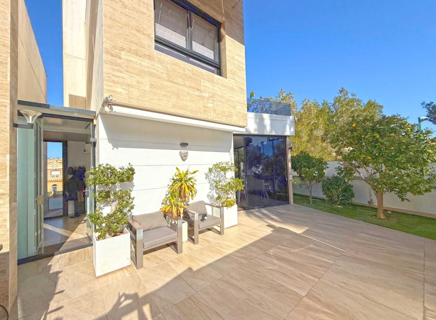 Herverkoop - Villa - Orihuela Costa - Villamartín