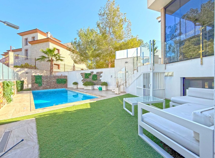 Herverkoop - Villa - Orihuela Costa - Villamartín