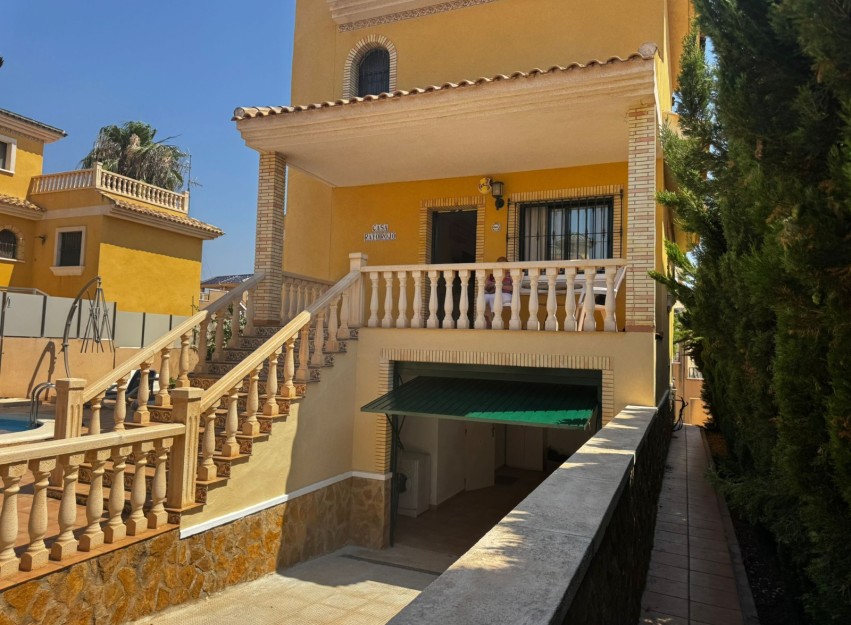 Herverkoop - Villa - Orihuela Costa - Villamartín