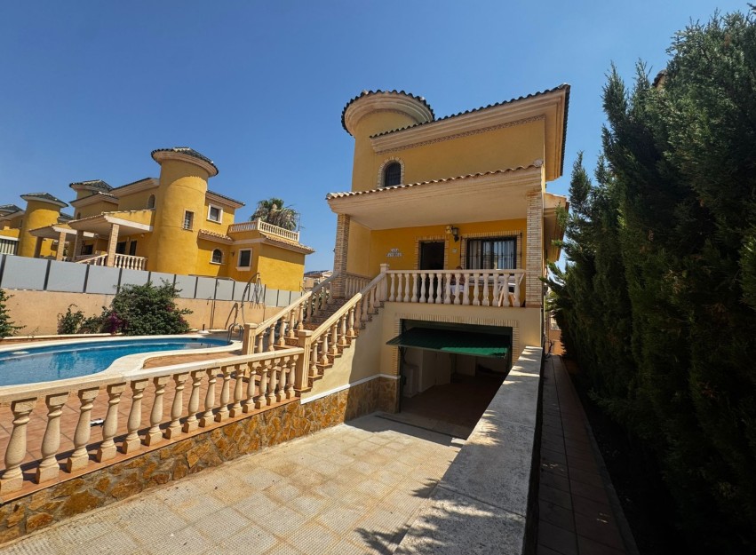 Herverkoop - Villa - Orihuela Costa - Villamartín