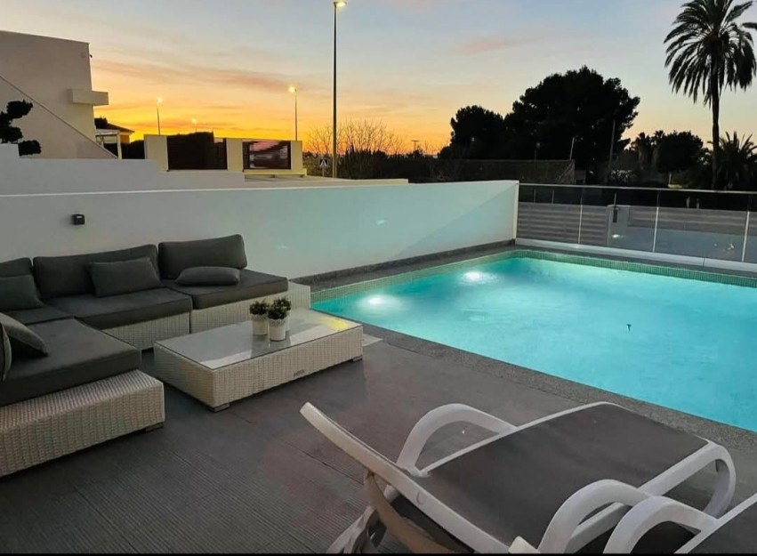 Herverkoop - Villa - San Fulgencio - Urbanización La Marina