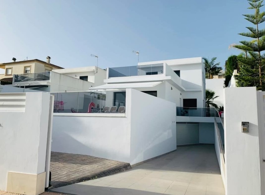 Herverkoop - Villa - San Fulgencio - Urbanización La Marina