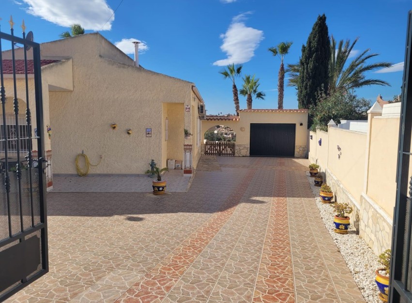 Herverkoop - Villa - San Fulgencio - Urbanización La Marina