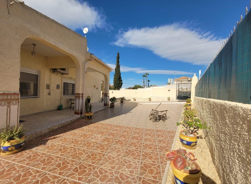 Herverkoop - Villa - San Fulgencio - Urbanización La Marina
