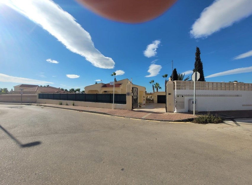 Herverkoop - Villa - San Fulgencio - Urbanización La Marina