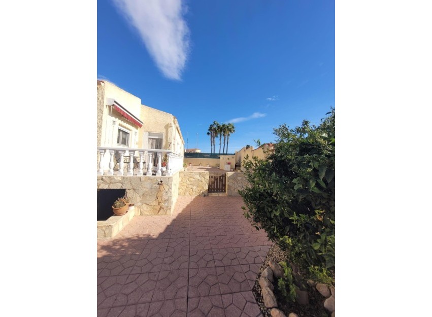 Herverkoop - Villa - San Fulgencio - Urbanización La Marina