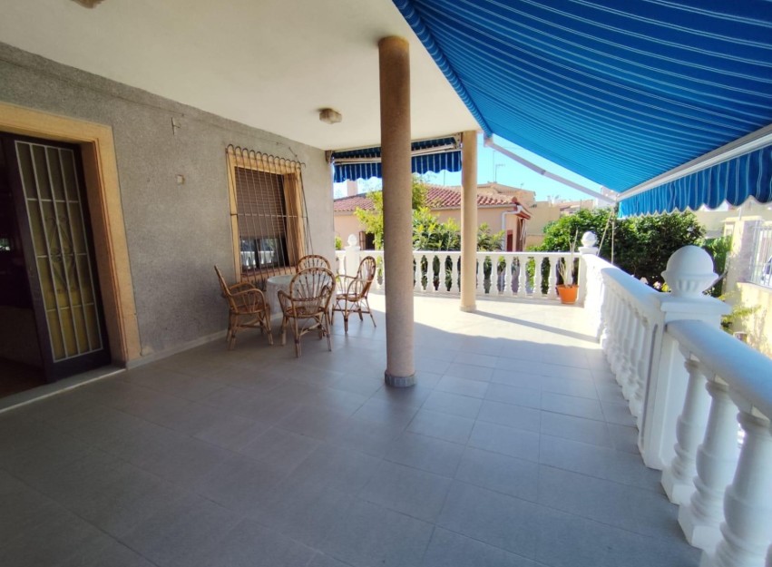 Herverkoop - Villa - Torrevieja - Center