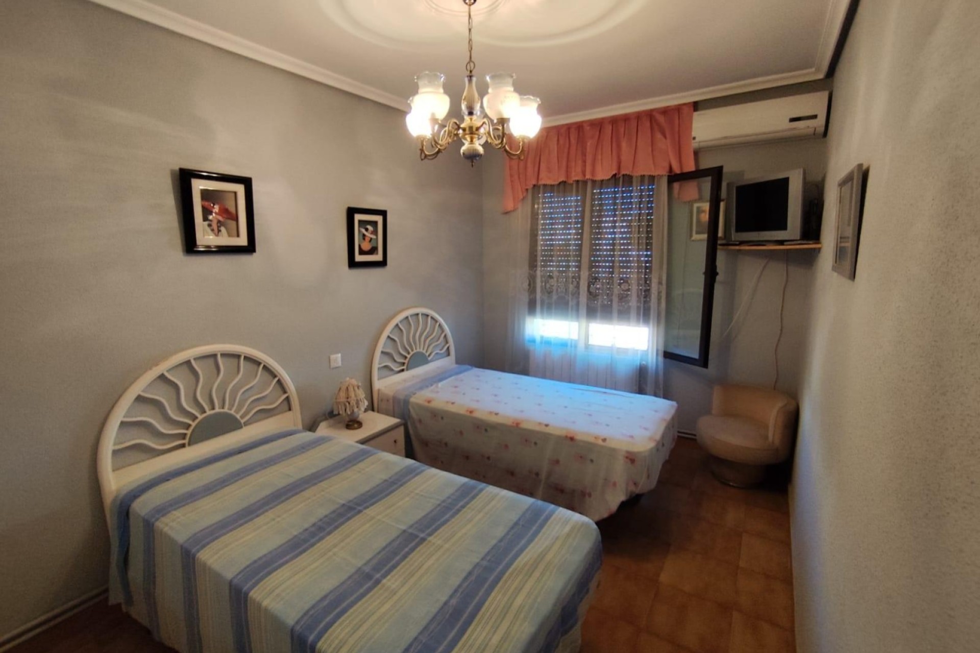 Herverkoop - Villa - Torrevieja - Center