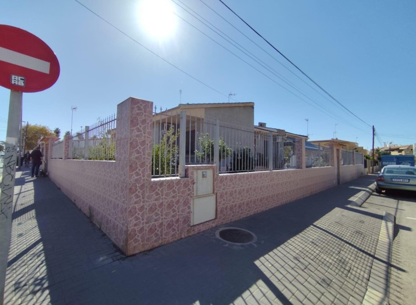 Herverkoop - Villa - Torrevieja - Center