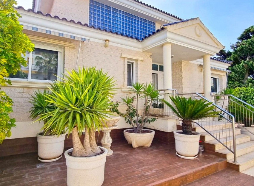 Herverkoop - Villa - Torrevieja - La Mata