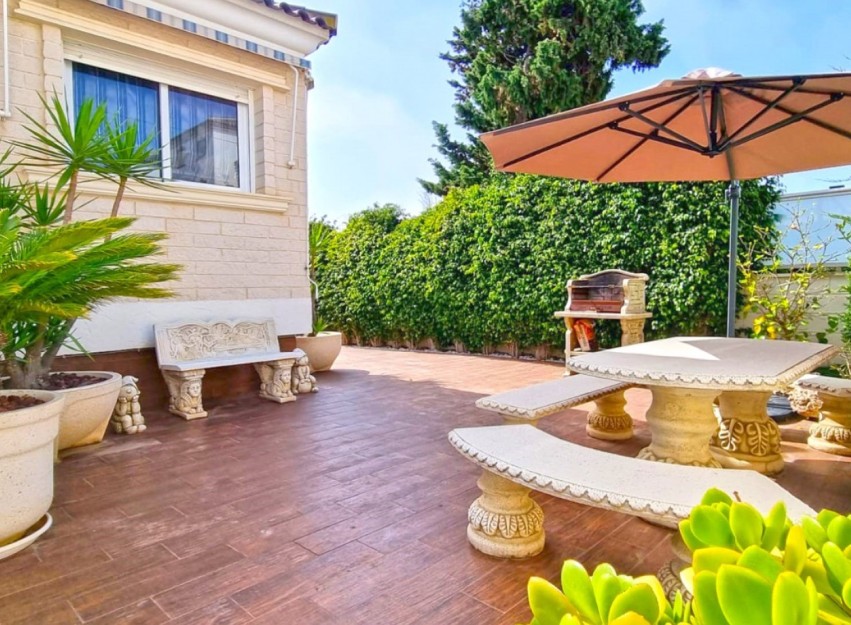 Herverkoop - Villa - Torrevieja - La Mata