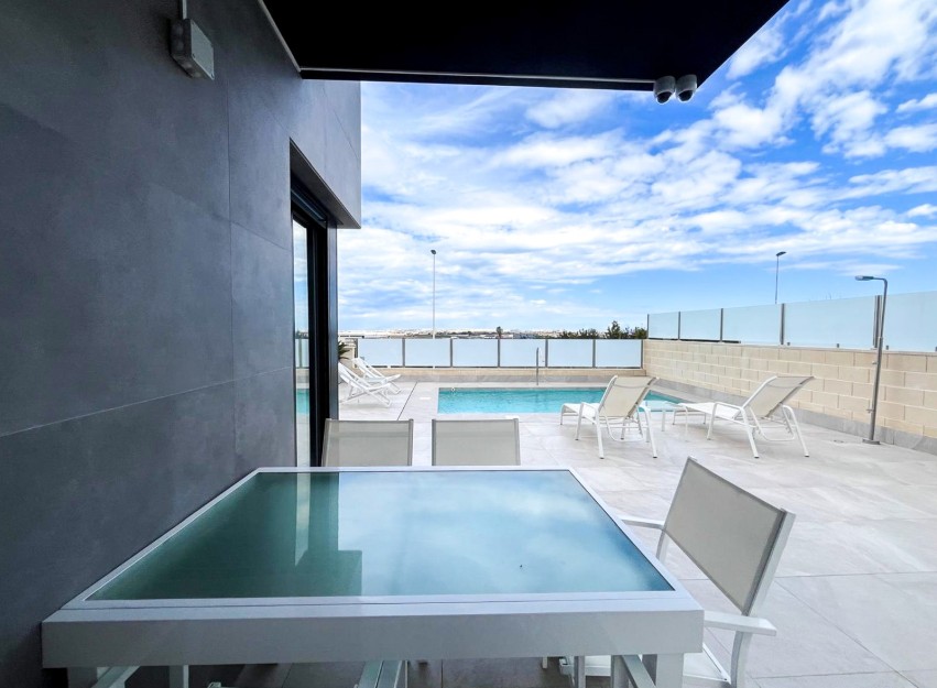 Herverkoop - Villa - Torrevieja - Los Altos