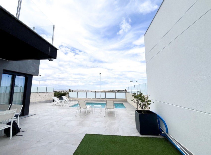 Herverkoop - Villa - Torrevieja - Los Altos
