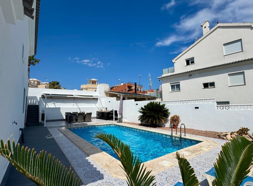 Herverkoop - Villa - Torrevieja - Los Altos*