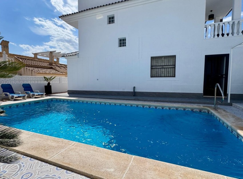 Herverkoop - Villa - Torrevieja - Los Altos*