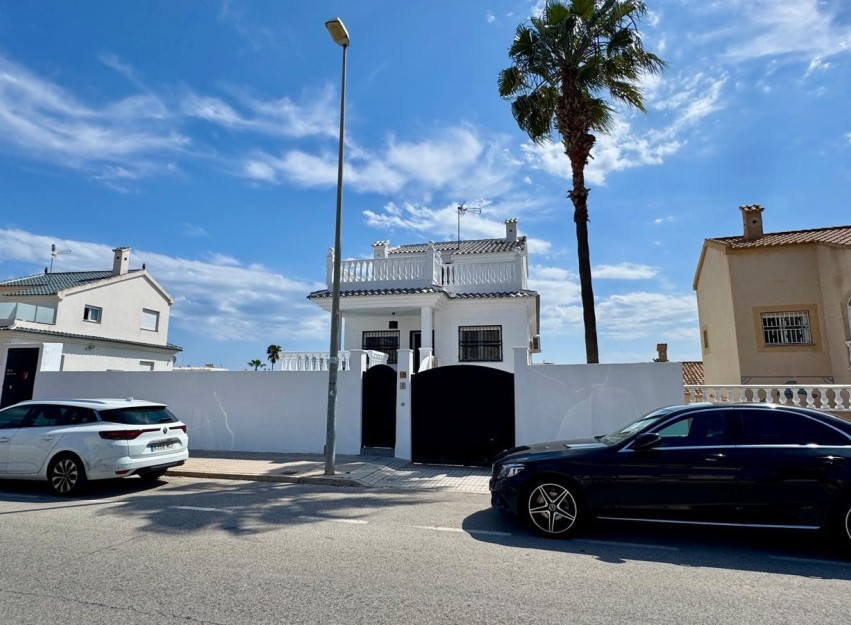 Herverkoop - Villa - Torrevieja - Los Altos*